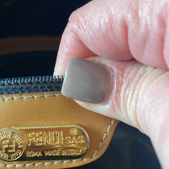 Beautiful vintage Fendi Crossbody - Picture 5 of 13